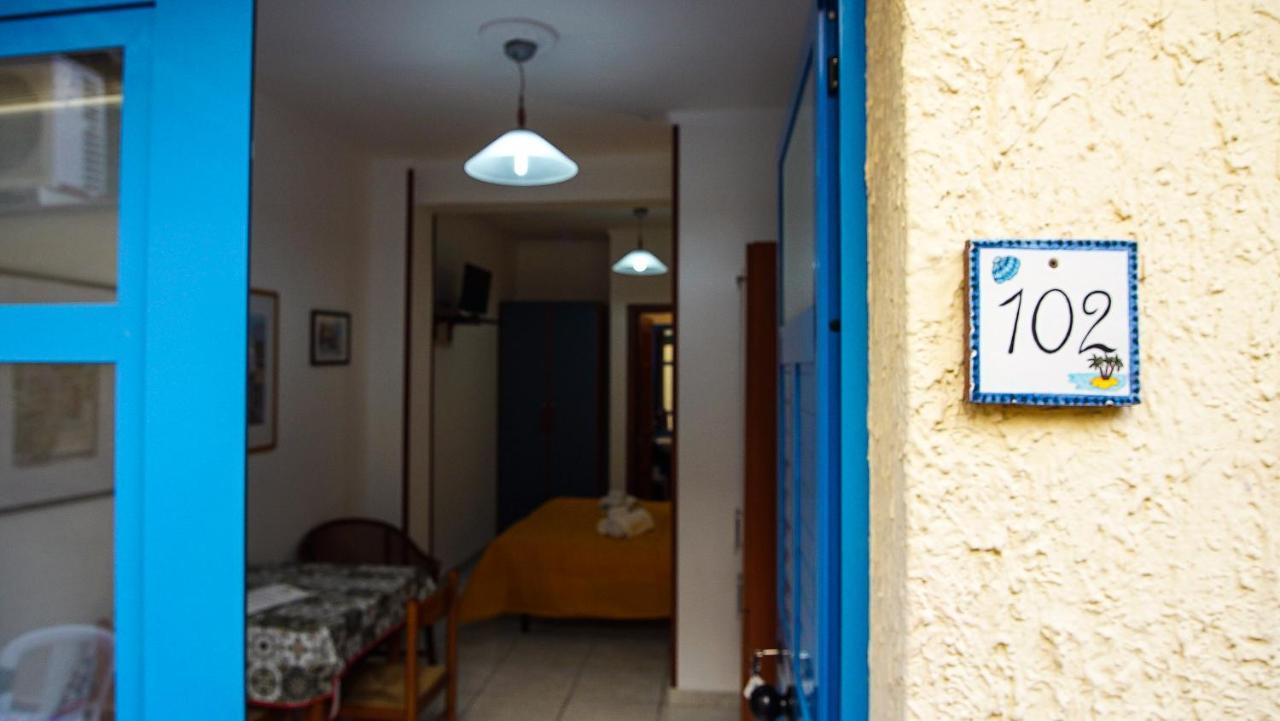 Baia Di Naxos Aparthotel Giardini Naxos Exterior foto
