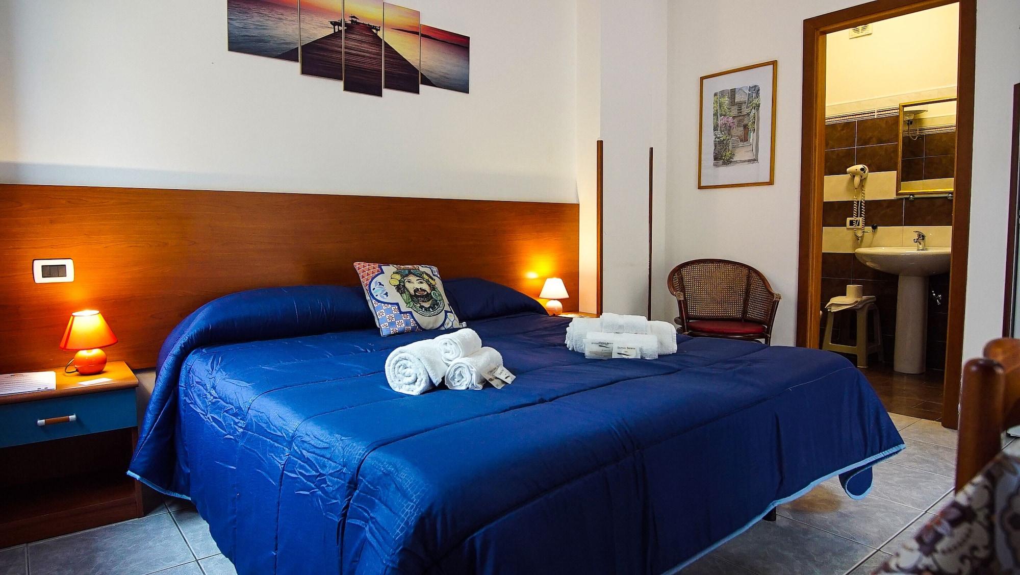 Baia Di Naxos Aparthotel Giardini Naxos Exterior foto