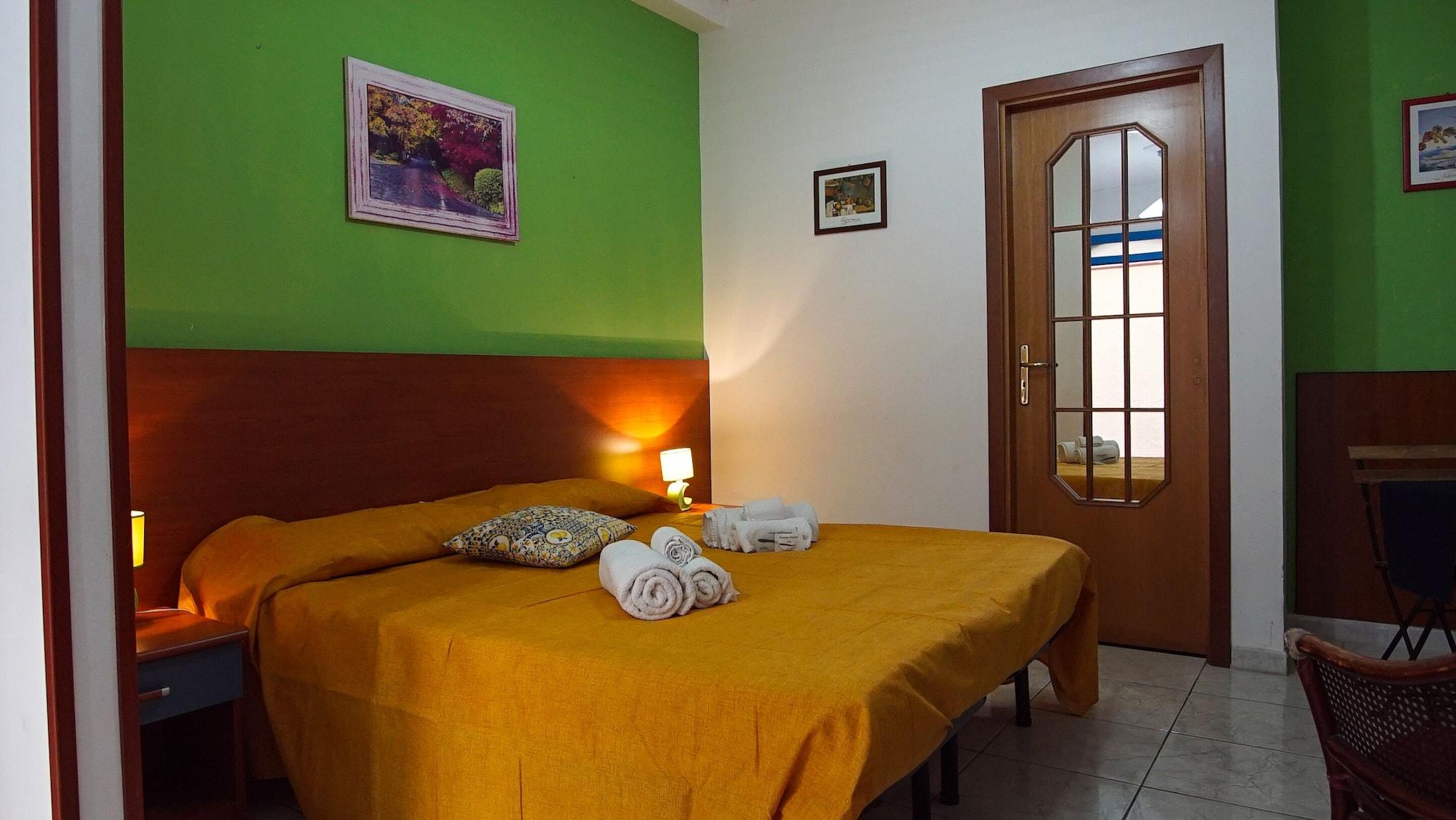 Baia Di Naxos Aparthotel Giardini Naxos Exterior foto