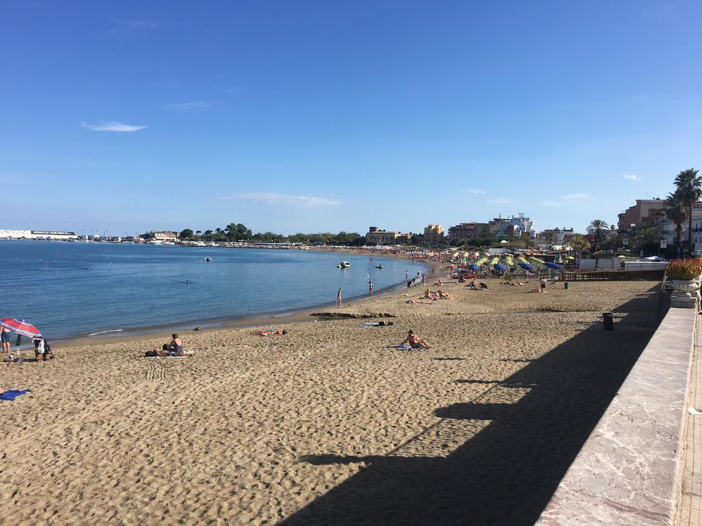 Baia Di Naxos Aparthotel Giardini Naxos Exterior foto